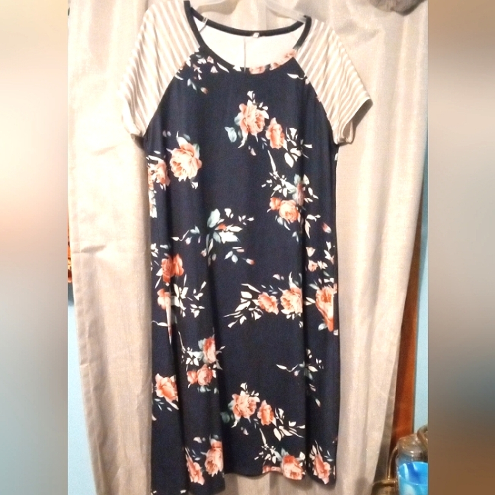 Floral T-shirt dress